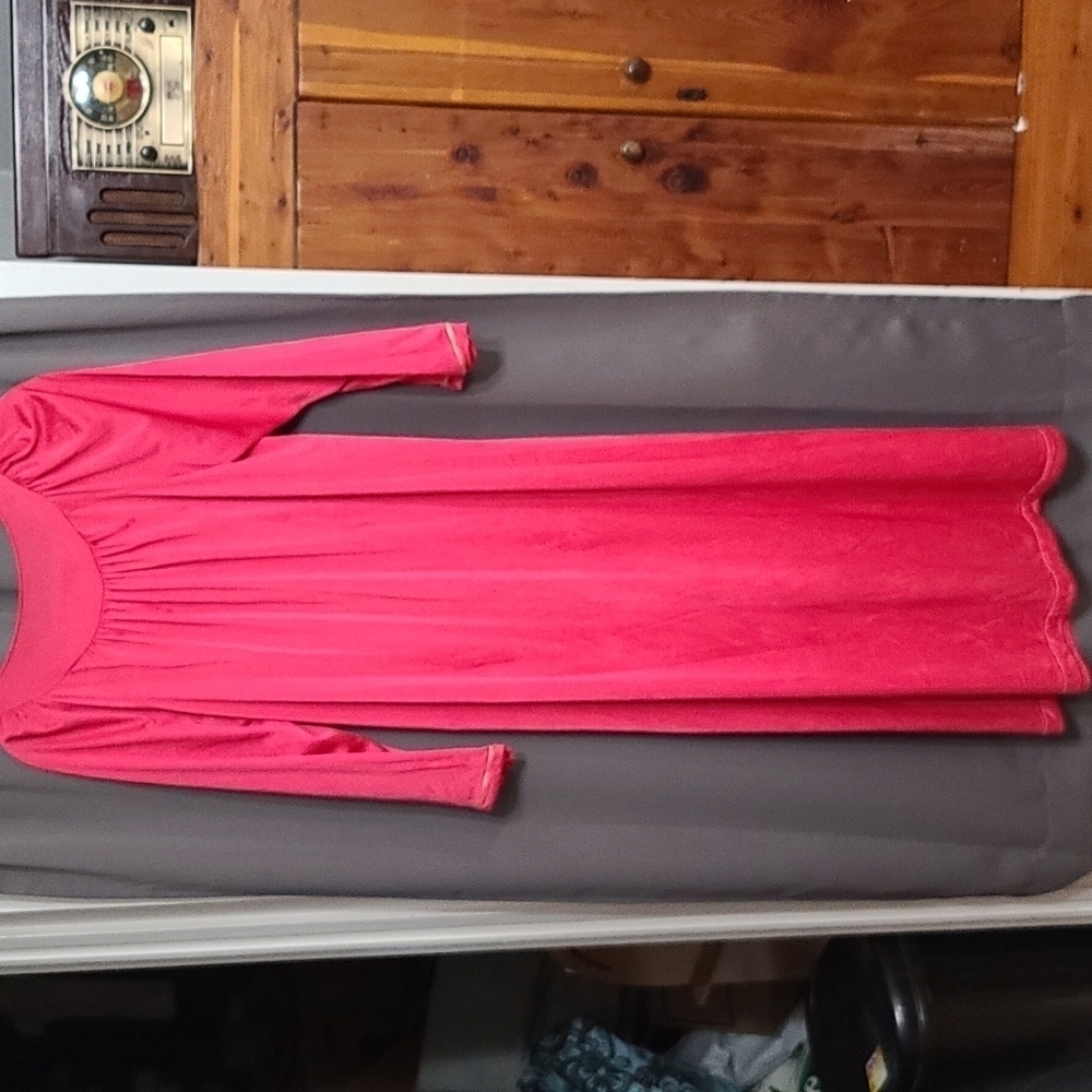 VTG ShadowLine Womens Long Nightgown Red/Gold Embroidery‎ V-neck USA Size S GUC - Picture 5 of 8